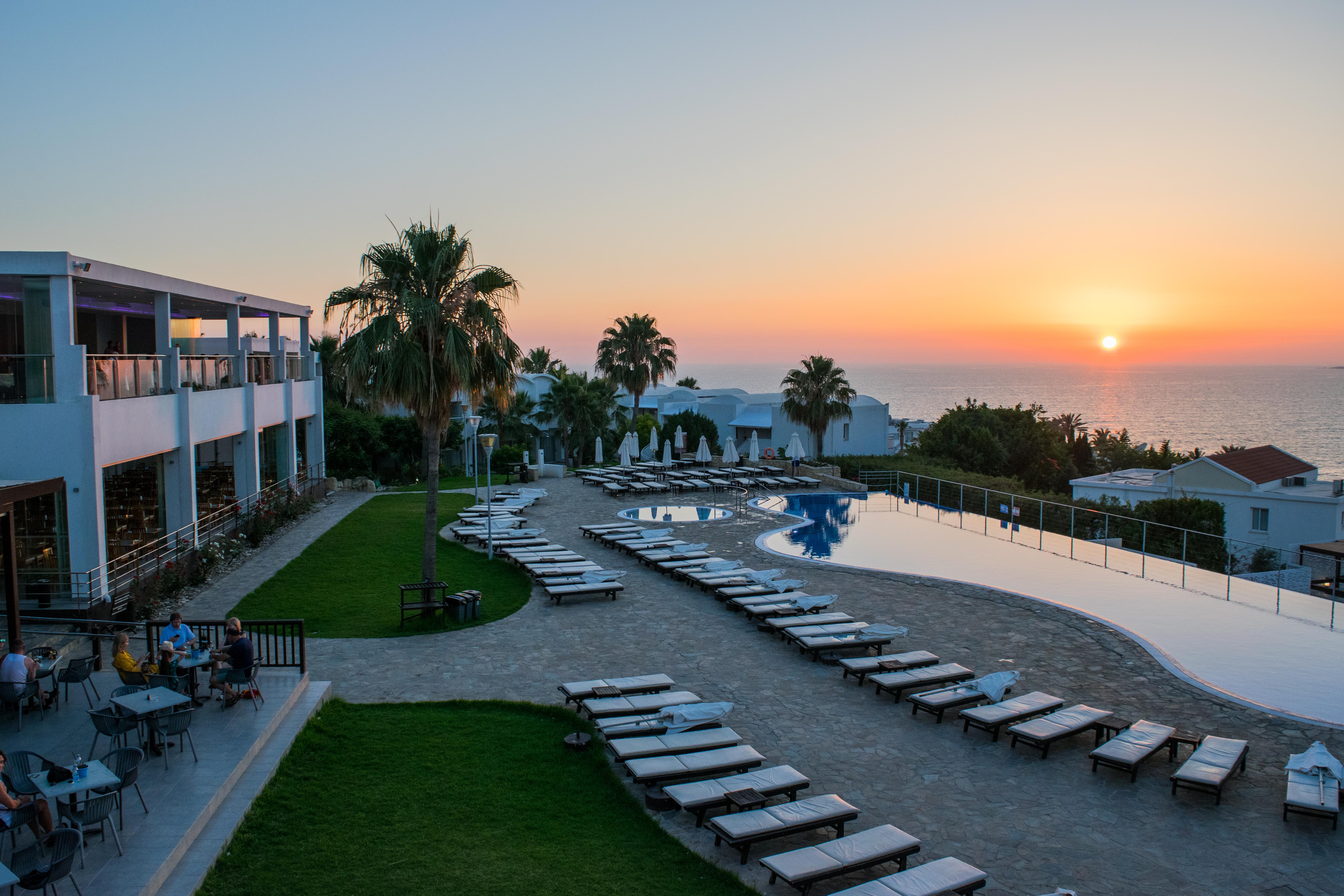 Theo Sunset Bay Hotel Kissonerga Exterior photo